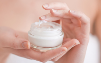 Innovation cosmétique 2024: technologies, peptides et marché beauté en expansion