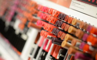 Innovations cosmétiques 2024 révolutionnent l’efficacité high-tech et la naturalité équilibrée