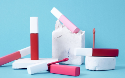 Maquillage 2024 : marché record, science hybride et routine plus simple